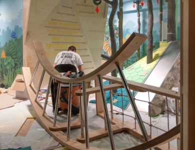 We are a team of
designers, craftsmen,
and artists